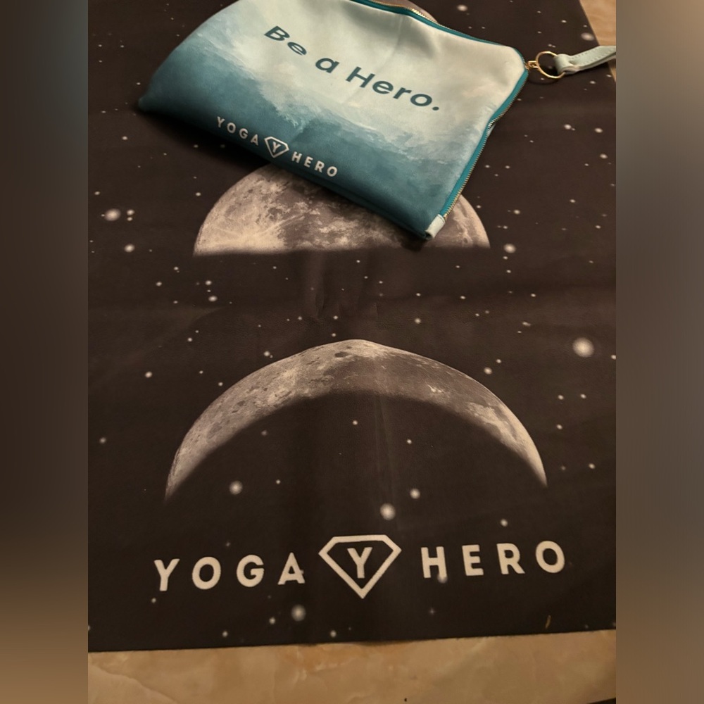 YOGA HERO lightweight Black Moon Phase Yoga Mat with Teal Carry Pouch - Picture 2 of 3